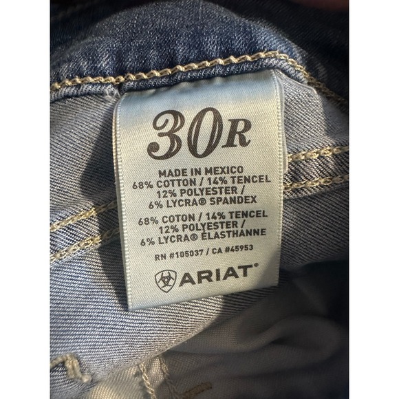 Ariat Denim Women's Straight Leg Cropped Jeans Raw Hem Medium Wash Size 30R - Picture 6 of 7